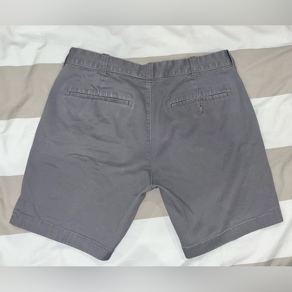 J. Crew 7” Stretch Chino Shorts - Picture 4 of 4